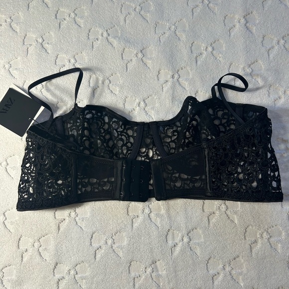 NWT Zara Guipure Underwire 34B
Brand new - Picture 3 of 5